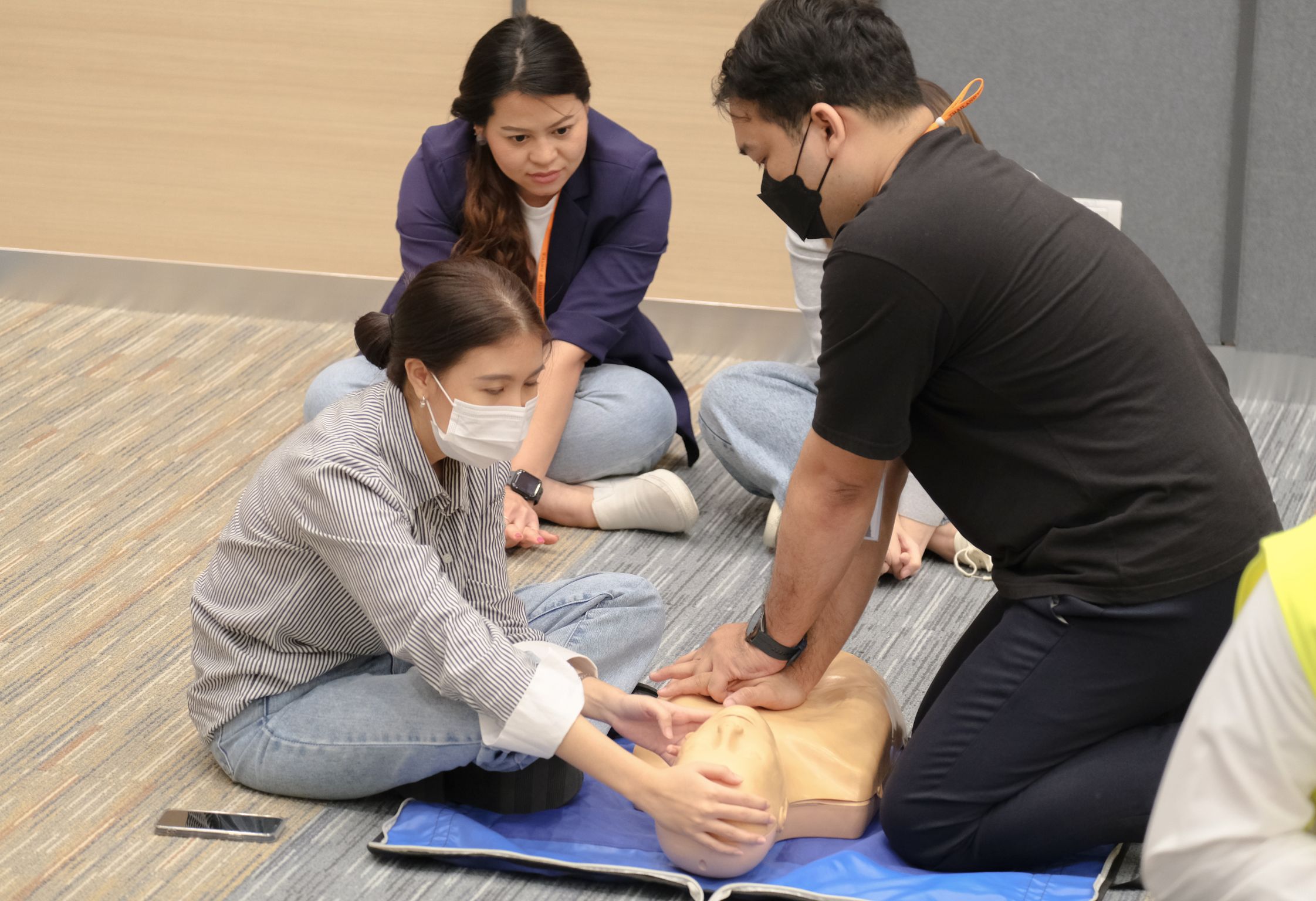 อบรมปฐมพยาบาลเบื้องต้น และ AED